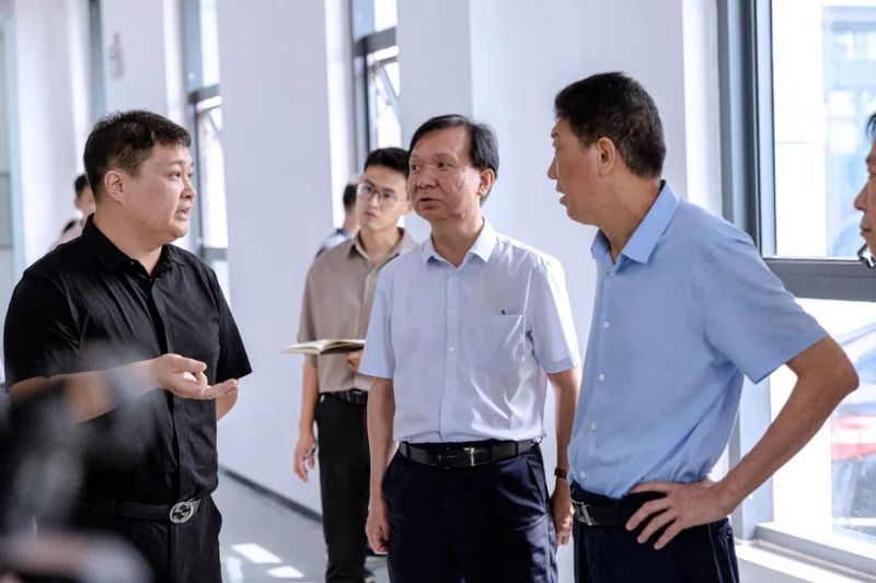 卓一簡訊丨熱烈歡迎“新鄉(xiāng)市政協(xié)”、“衛(wèi)輝政協(xié)”考察團(tuán)一行蒞臨卓一牧業(yè)考察調(diào)研!