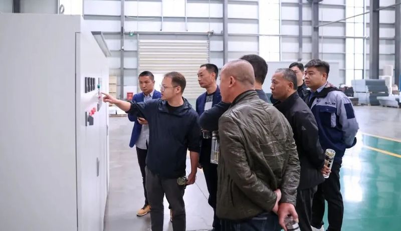 卓一牧業(yè)︱?yàn)槭裁匆肞LC代替環(huán)境控制器